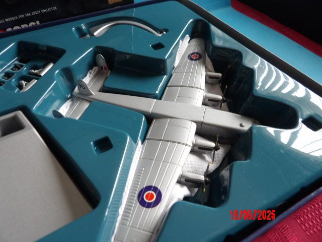 Corgi 1:144 Scale 47205 Military Avro York  RAF  