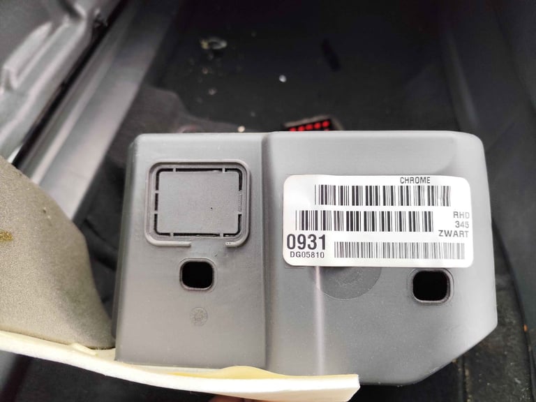Ford Mondeo  Dashboard Glove Box Compartment 7S71A06010DJ £10