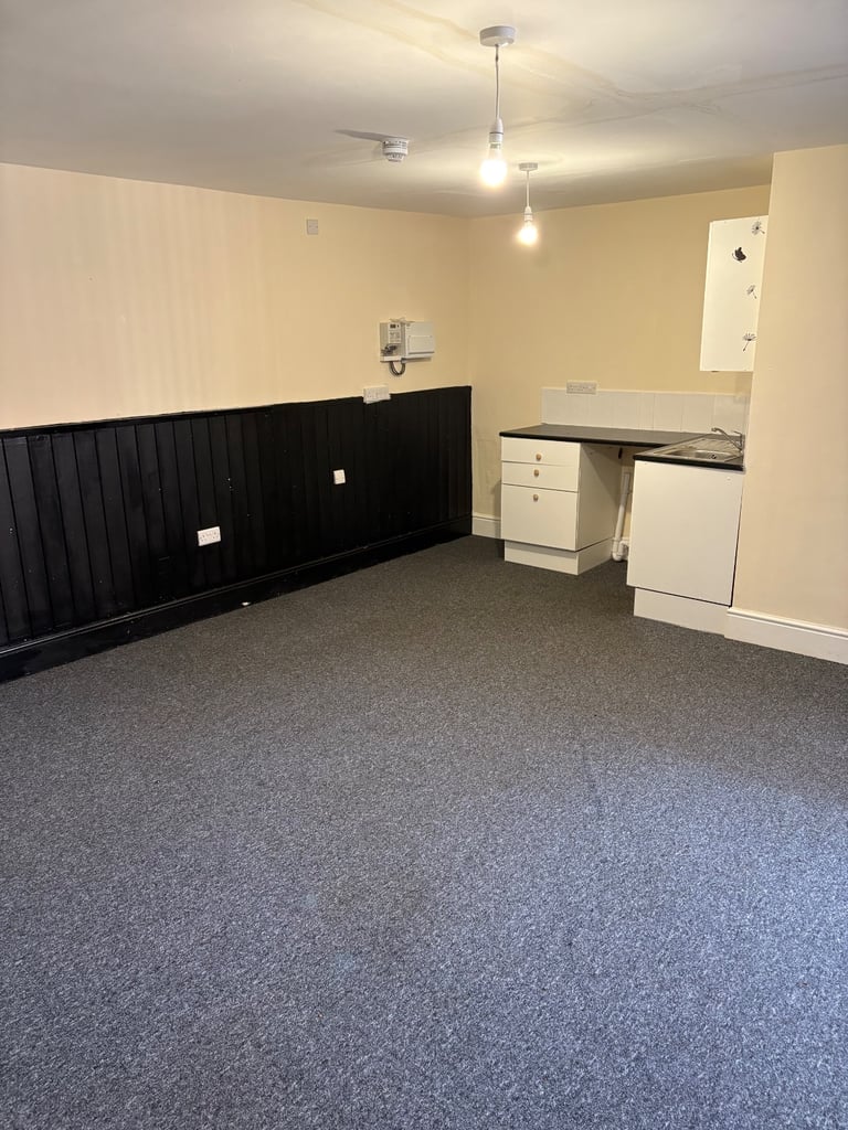 Studio room Nuneaton 