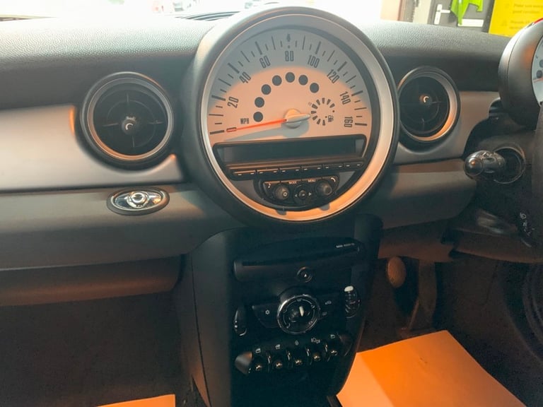 MINI Convertible 1.6 One Convertible 2dr Petrol Manual Euro 5 (98 ps)