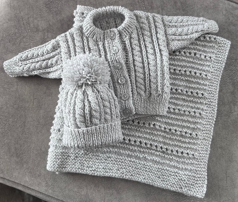 First size baby boy’s cardigan, hat and blanket set
