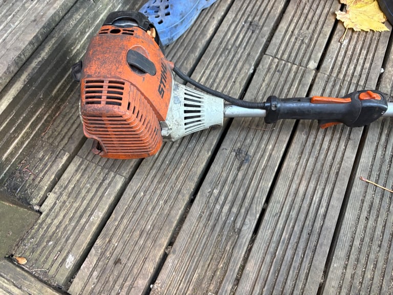 Stihl HL100 hedge trimmer 