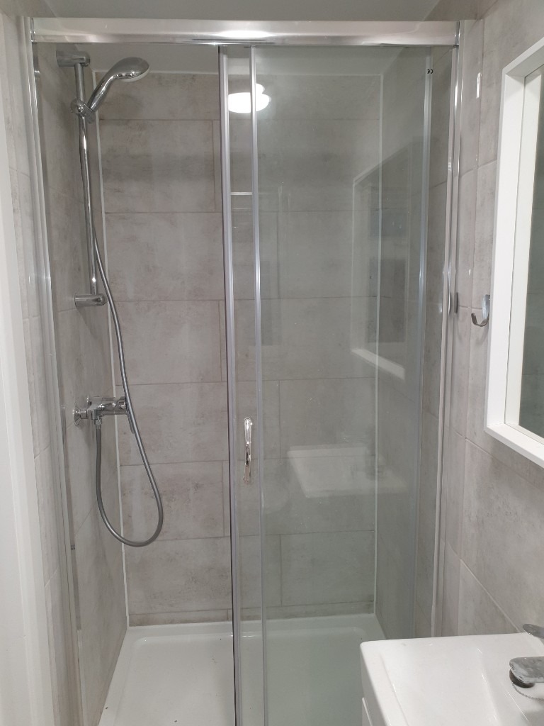 A beautiful executive 1 Bed flat. Separate kitchen and shower room. £1300 inc ALL bills except Elec