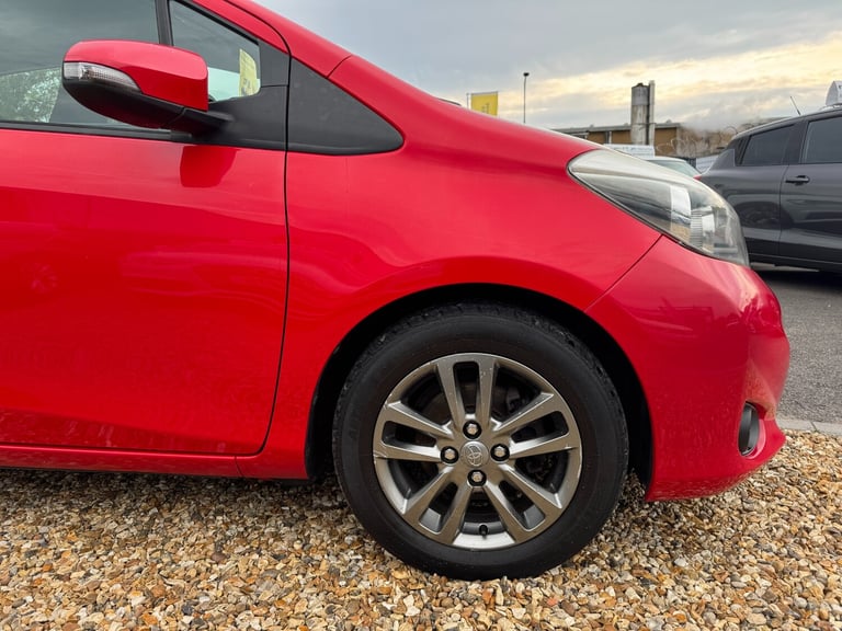 2014 Toyota Yaris 1.33 VVT-i Icon+ 5dr HATCHBACK Petrol Manual