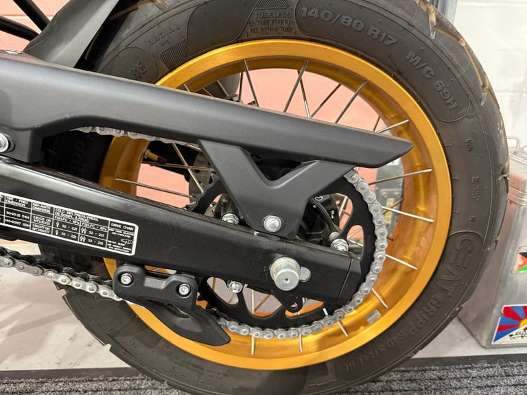 Royal Enfield HIMALAYAN 452