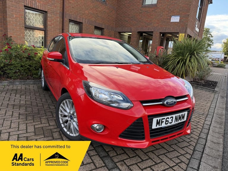 image for 2013 Ford Focus 1.0T EcoBoost Zetec Euro 5 (s/s) 5dr HATCHBACK Petrol Manual