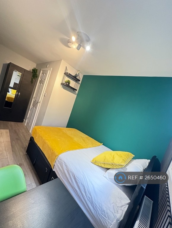1 bedroom in Hereford Walk, Basildon, SS14 (#2650460)