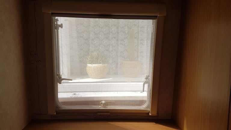 Various sizes window blinds with flynets for camper, caravan, motorhome, boat ect....