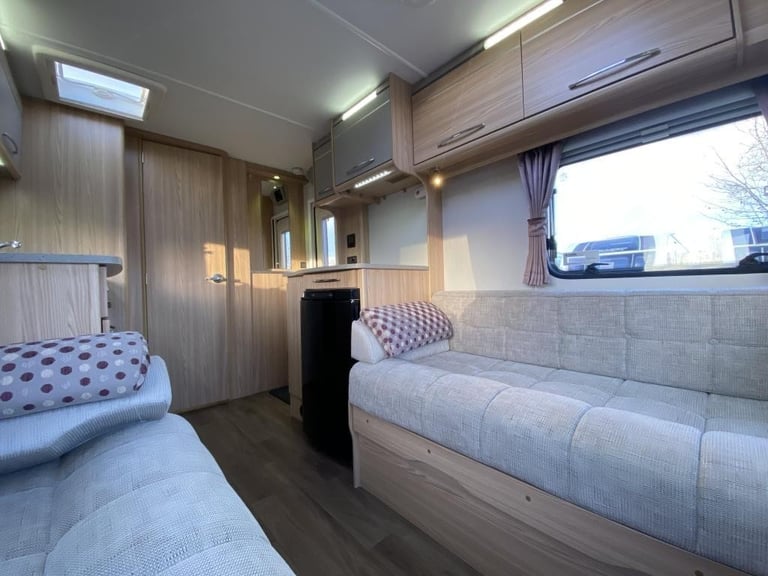 2015 COACHMAN VISION 450/2 DESIGN EDITION LUXURY CARAVAN