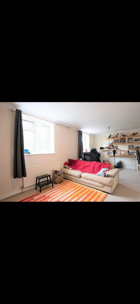 image for BEAUTIFUL AND BRIGHT, HUGE DOUBLE ROOM.