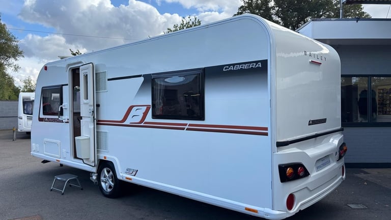 2019 Bailey Unicorn Cabrera (Rear Island Fixed Double Bed) Powrtouch Motor Mover