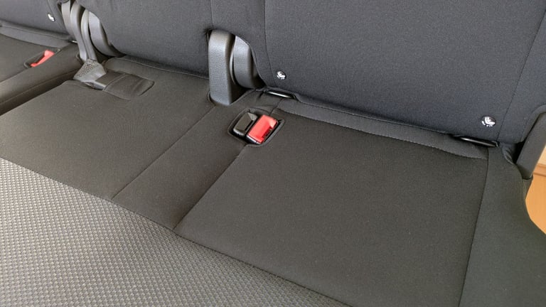 Nissan NV200 combi 2016 middle row of seats