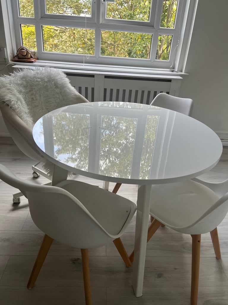 House clearance! Dining table - 4 seater