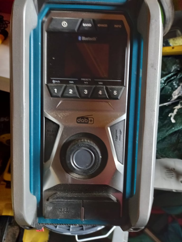 image for Makita sub woofer radio 