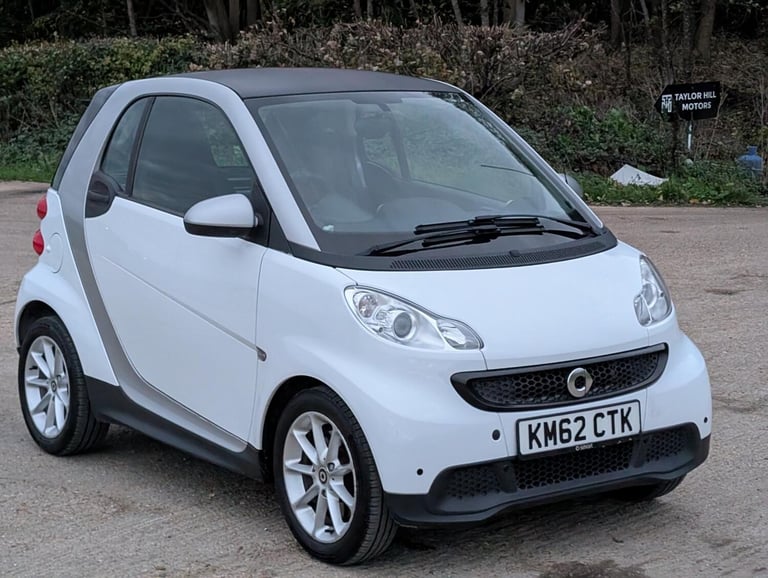 image for 2012 smart fortwo 1.0 MHD Pure Coupe 2dr Petrol Auto Euro 4 (61 bhp) Coupe Petrol Automatic