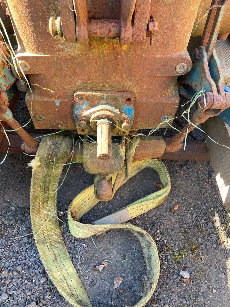Fordson Super Major pick-up hitch