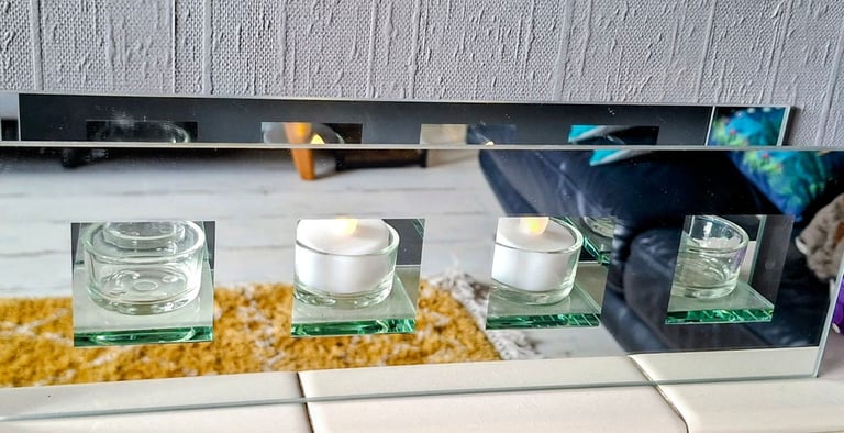 Glass mirrored tealight holder