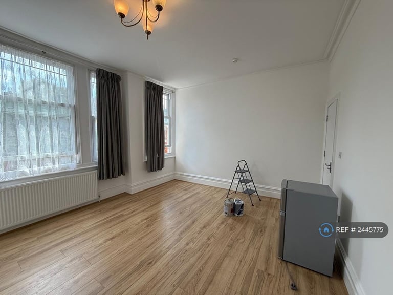 1 bedroom in Roseneath Avenue, London, N21 (#2445775)