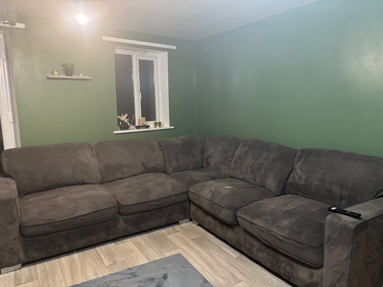 image for Lshaped sofa 