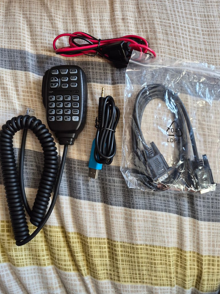 Xeigu G-90 HF SDR Transceiver amateur radio.