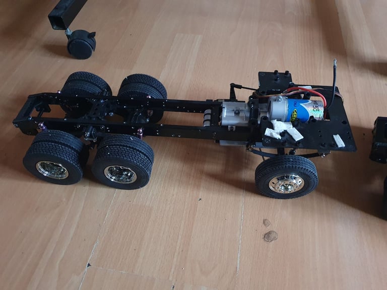Rc tamiya 1/14 scale 2x roller truck chassis for reefer trailer 