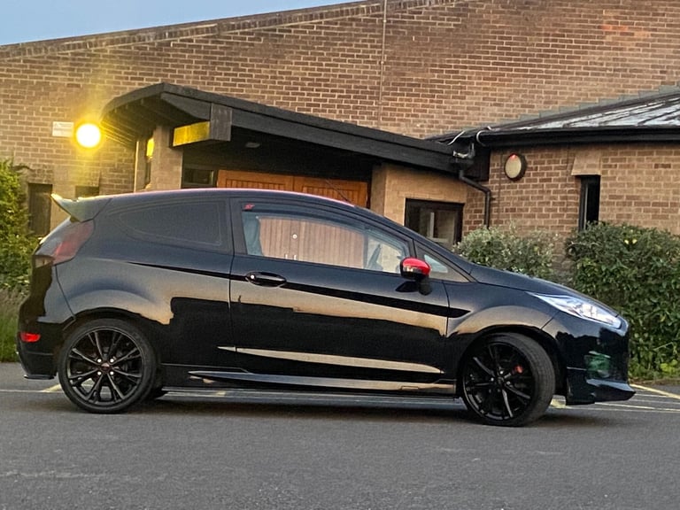 2015 Ford Fiesta 1.0T EcoBoost Zetec S Black Edition Euro 5 (s/s) 3dr HATCHBACK Petrol Manual