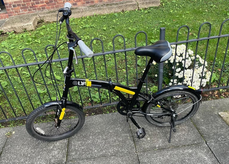 Lovely folding bike 6 speed in very good condition Fully functional 