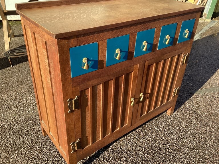 HEALS ARTS AND CRAFTS OAK CABINET