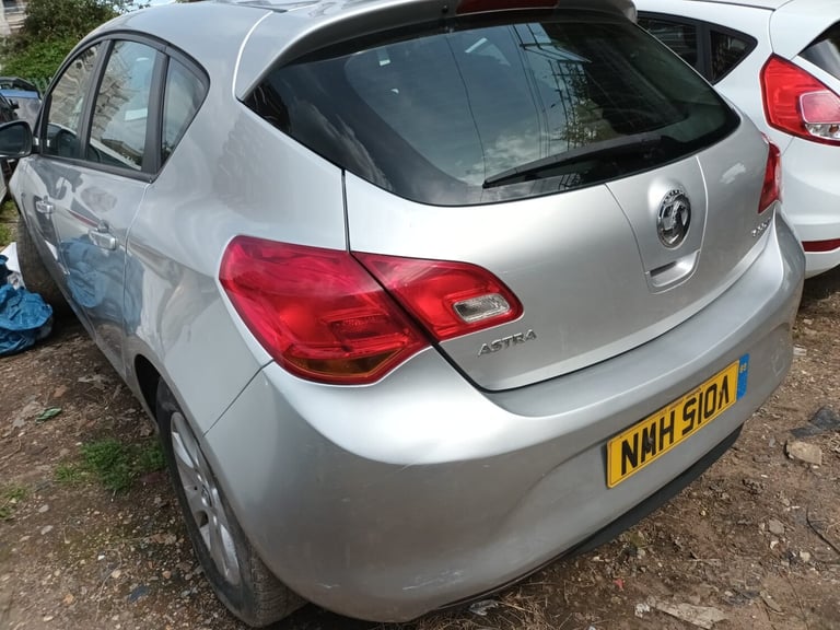 2015, Vauxhall, ASTRA, Manual, 1.6L, white, Silver, ULEZ Free  Compliant