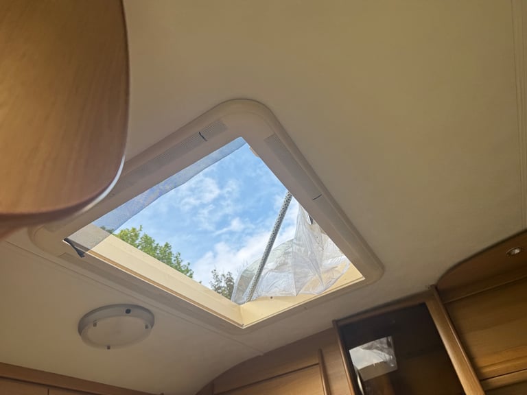 2008 coachman laser 4 birth fixed bed 