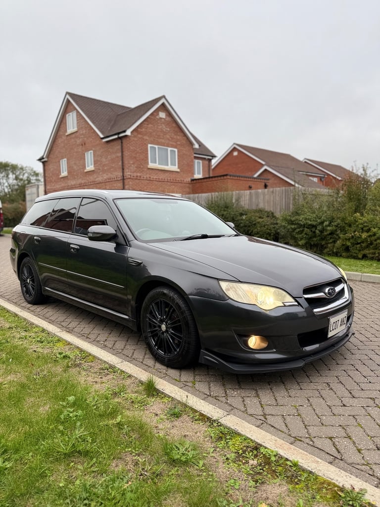 Subaru legacy 2.0 Estate ulez low miles new mot 