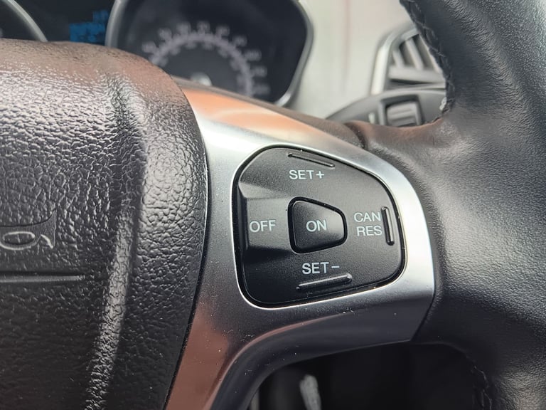 Ford ECOSPORT Titanium 1.5tdci Hpi Clear SUV Fsh
