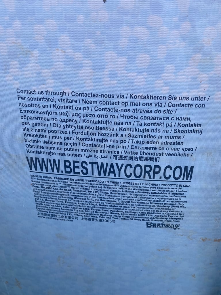 Swimming pool above ground 12ft round with pumps & ladder only 1 year old