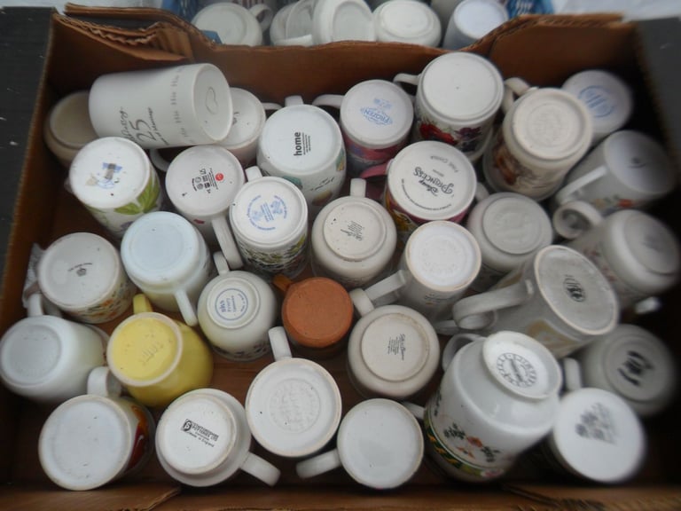 JOB LOT 51 MUGS CUPS