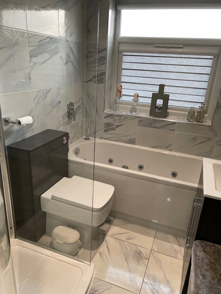 Used Bathroom Suites for Sale | Gumtree