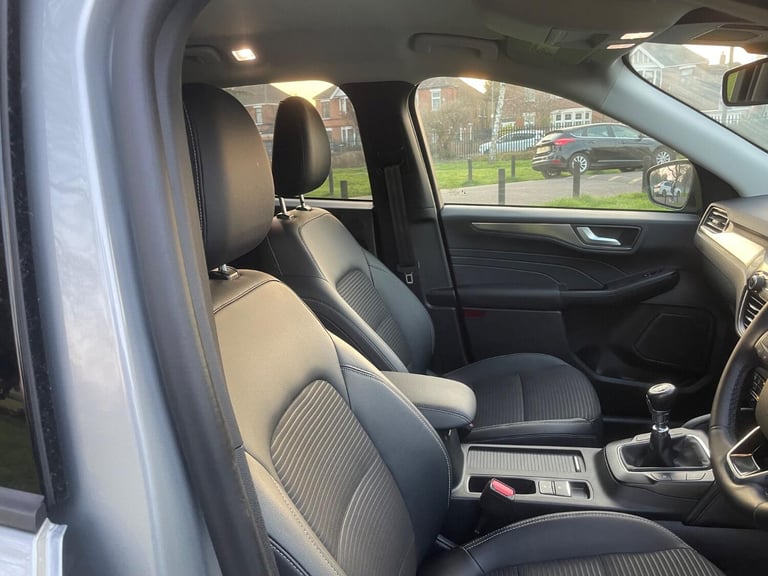 FORD KUGA 1.5 Kuga Titanium Edition 5 door 1.5L EcoBoost 150PS FWD 6 Speed