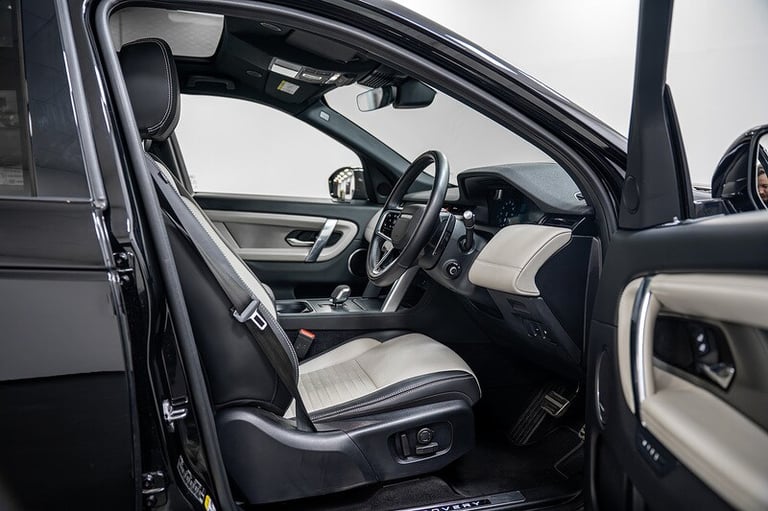 2024 Land Rover Discovery Sport P300e Dynamic HSE SUV HYBRID Automatic