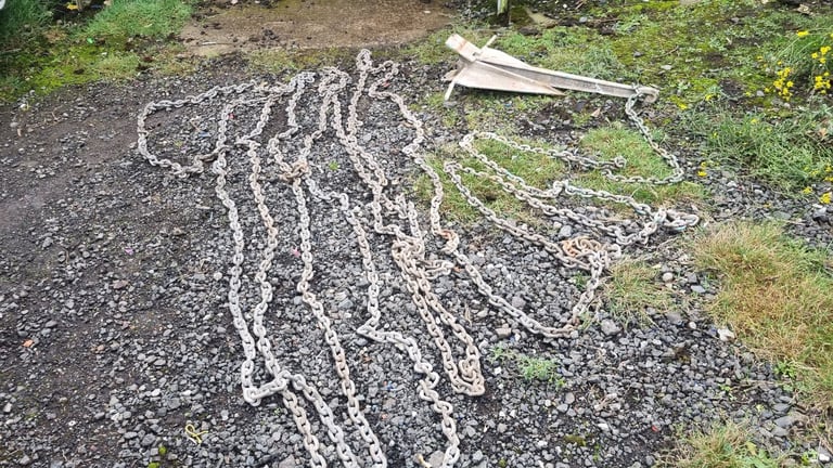 Anchor 18kg Danforth and approx 30 metres 3/8 chain