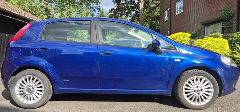 2009 Fiat Grande Punto GP - rare higher spec model - 1 previous owner + Low Miles- 1.4 Petrol Manual