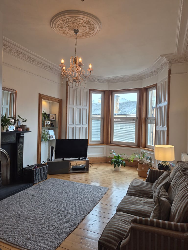 4 bed 2 bath flat with roof terrace to rent