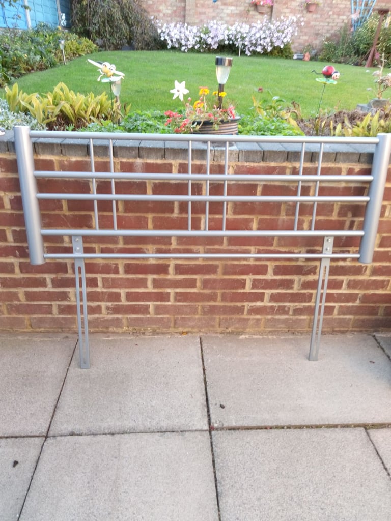 DOUBLE BED HEADBOARD FOR FREE ( METAL ) ....MUST GO....