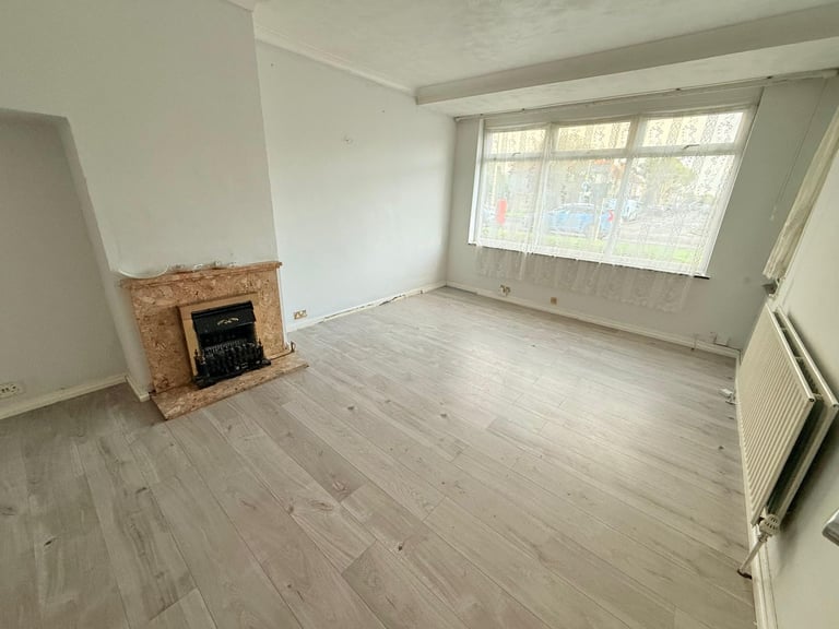 image for Beautiful 3 Bedroom house with Spacious Living to Let at Lindisfarne Dagenham, RM8,