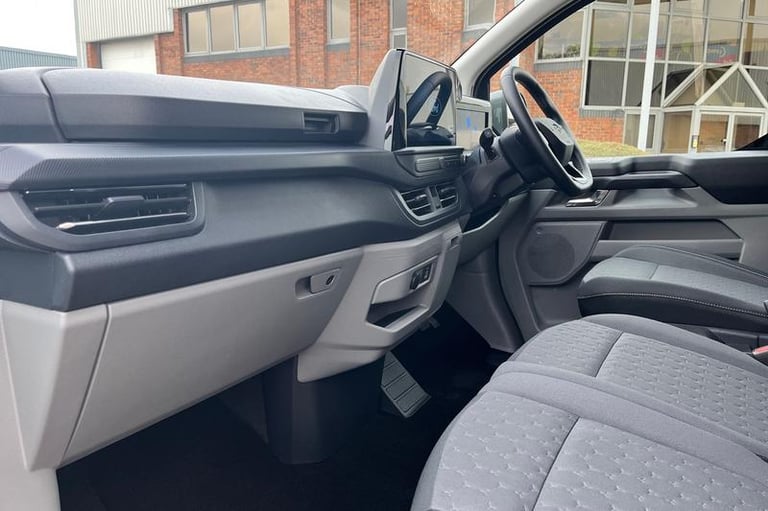 2025 Ford Transit Custom 2.5 PHEV 232ps H1 Double Cab Van Limited Auto PANEL VAN PETROL/ELECTRIC ...