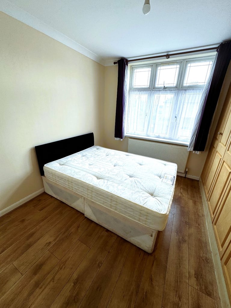 6/7 BED HOUSE ILFORD £3500 PCM