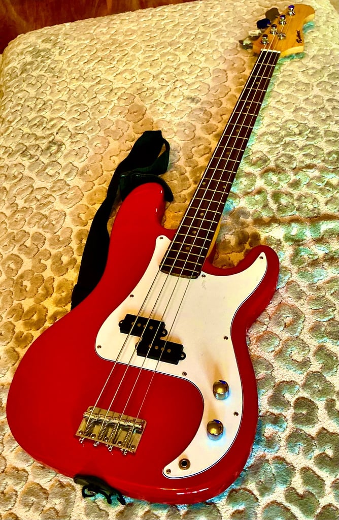 image for Rockburn bass guitar 
