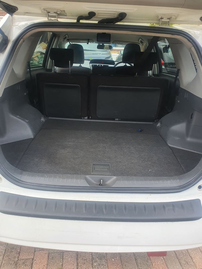 Toyota prius plus hybrid 