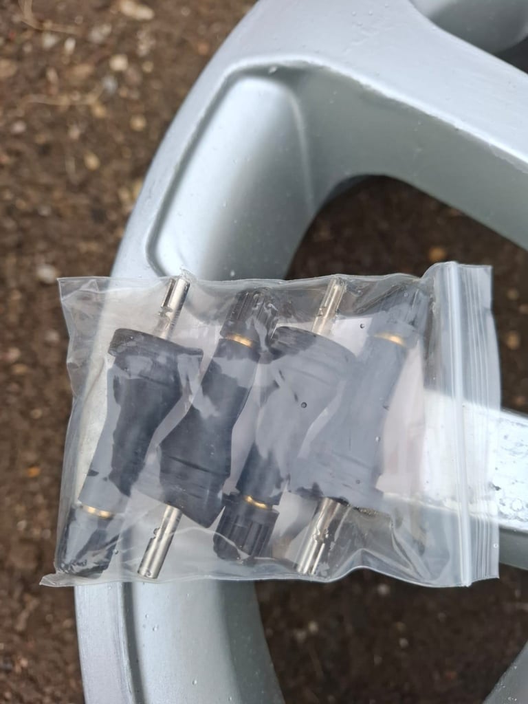 17inch Alloy Wheels.