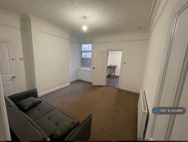 1 bedroom flat in Bolingbroke Road, Coventry, CV3 (1 bed) (#2632661)
