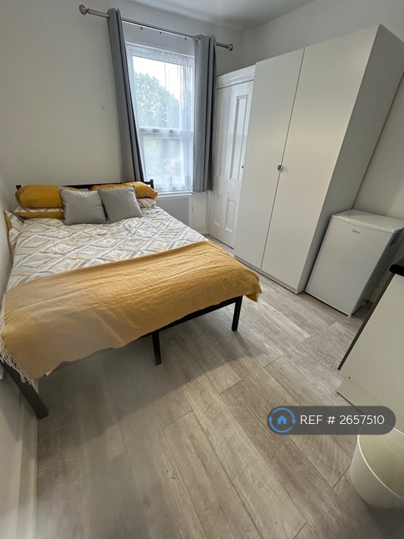 1 bedroom in Welldon Crescent, Harrow, HA1 (#2657510)