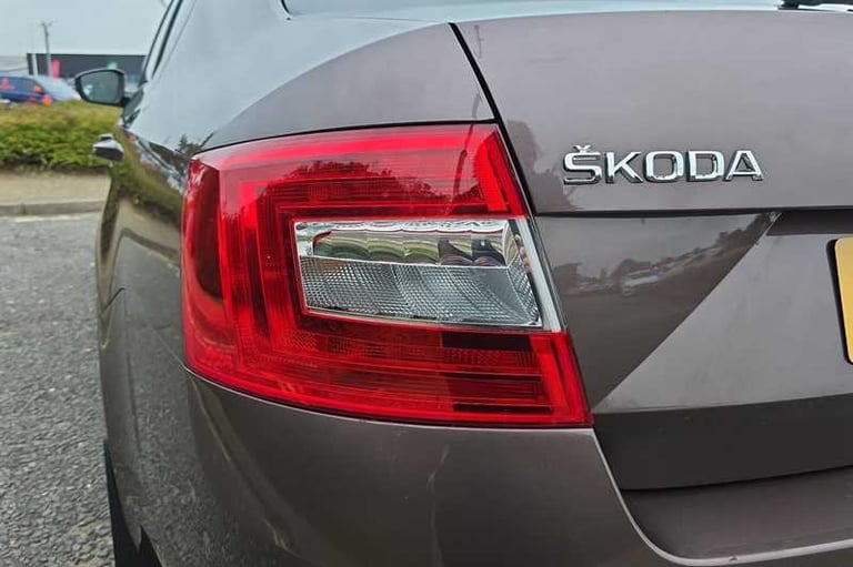 2014 Skoda Octavia 1.4 TSI Elegance Hatchback 5dr Petrol Manual Euro 5 (s/s) (140 ps) Hatchback P...